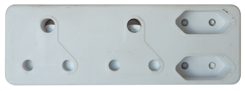 PRE-PACK MULTI PLUG 2X15A 2X5A VERTICAL